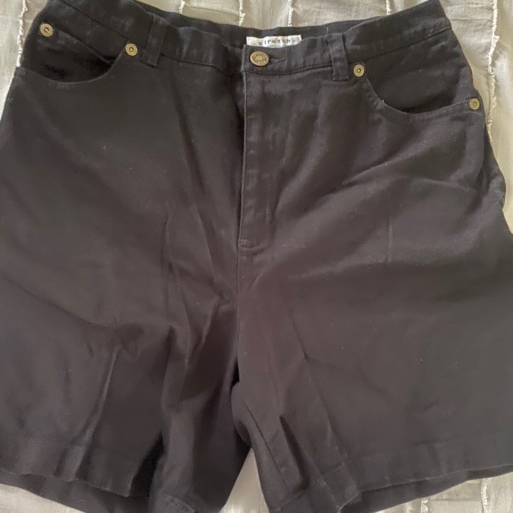 Vintage black Jones Wear Sport shorts